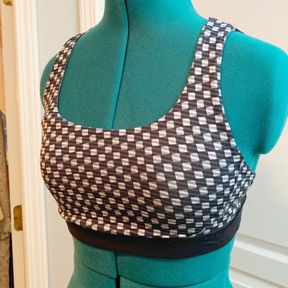 Lululemon Energy Criss Cross Athletic Spor…